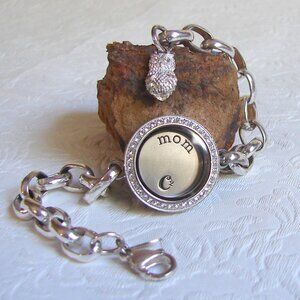 Origami Owl Living Locket BRACELET, Silver Tone, 'Mom'  F12